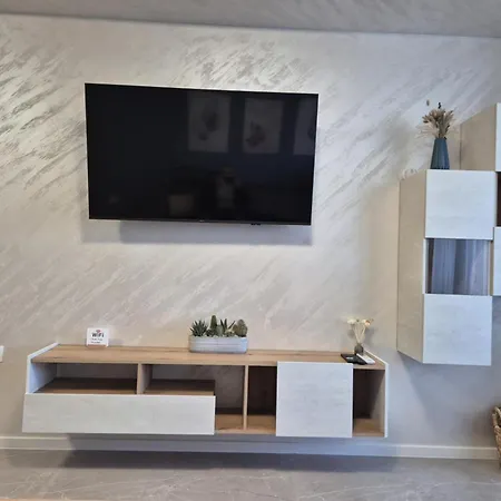 Blue Atana Near Airport * صوفيا