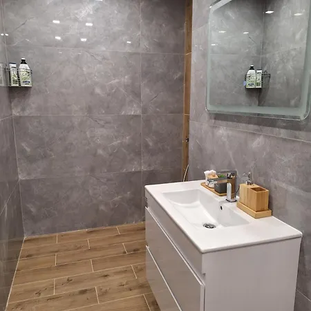 Апартамент Blue Atana Near Airport *